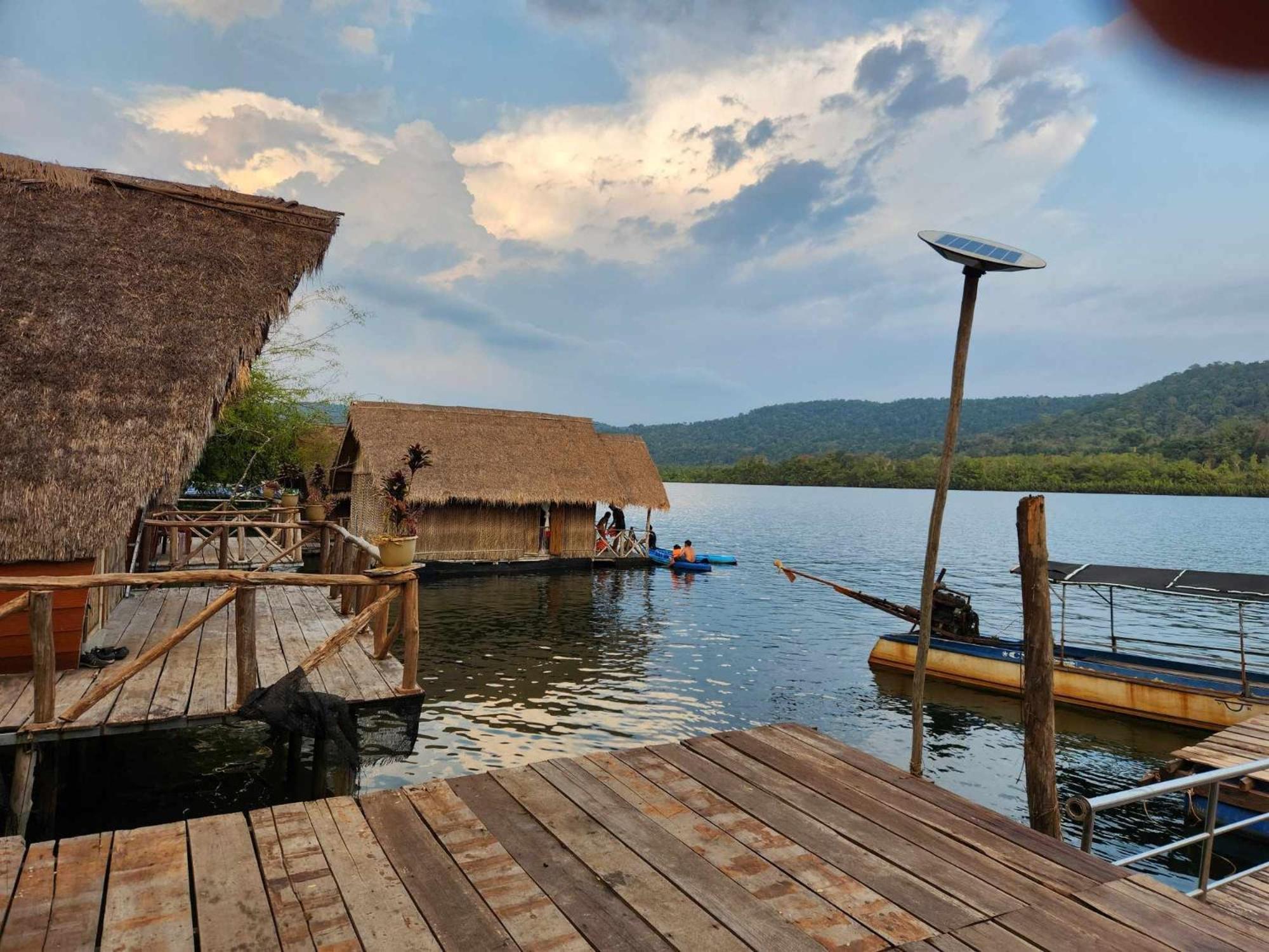 The Floating House Villa Krŏng Kaôh Kŏng Buitenkant foto