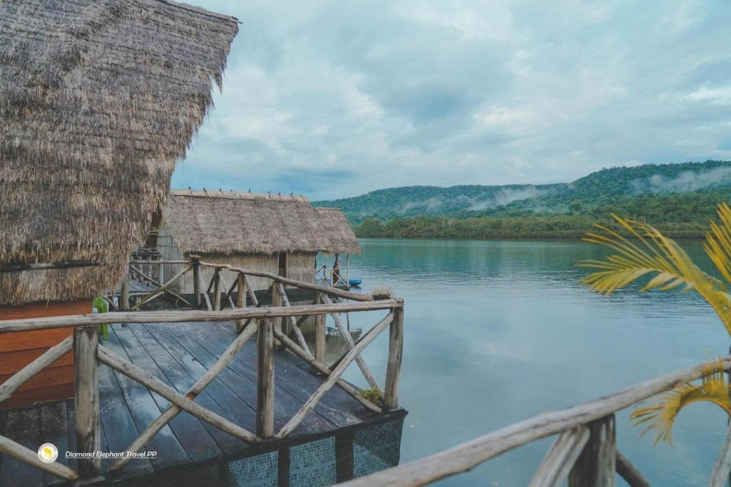 The Floating House Villa Krŏng Kaôh Kŏng Buitenkant foto